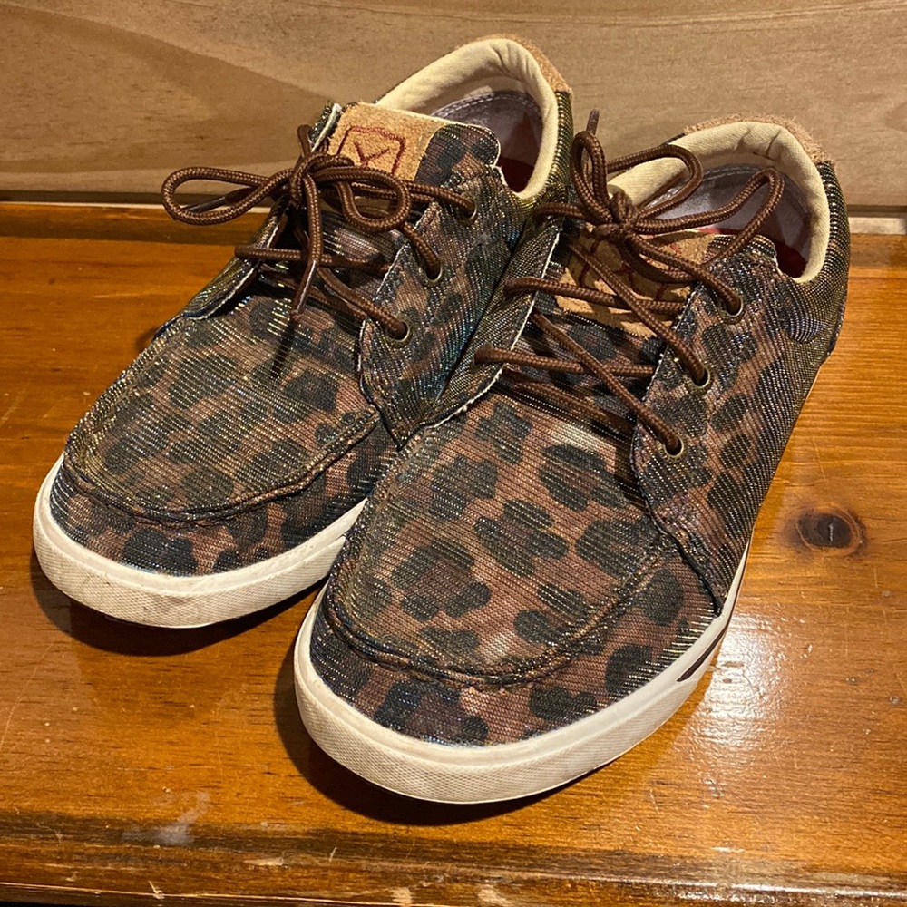 Woman’s size 6 1/2 Twisted X shoes